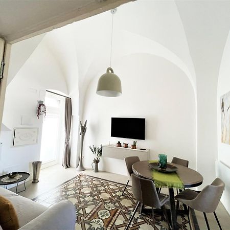 Suite Sami Charming Home ออสตูนี ภายนอก รูปภาพ